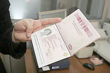 Служил России два года, но она не дала ему даже паспорта…
