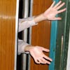 Застрянешь в лифте – скажи спасибо уродам!